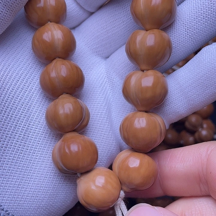 吊坠猴头核桃肌理纹