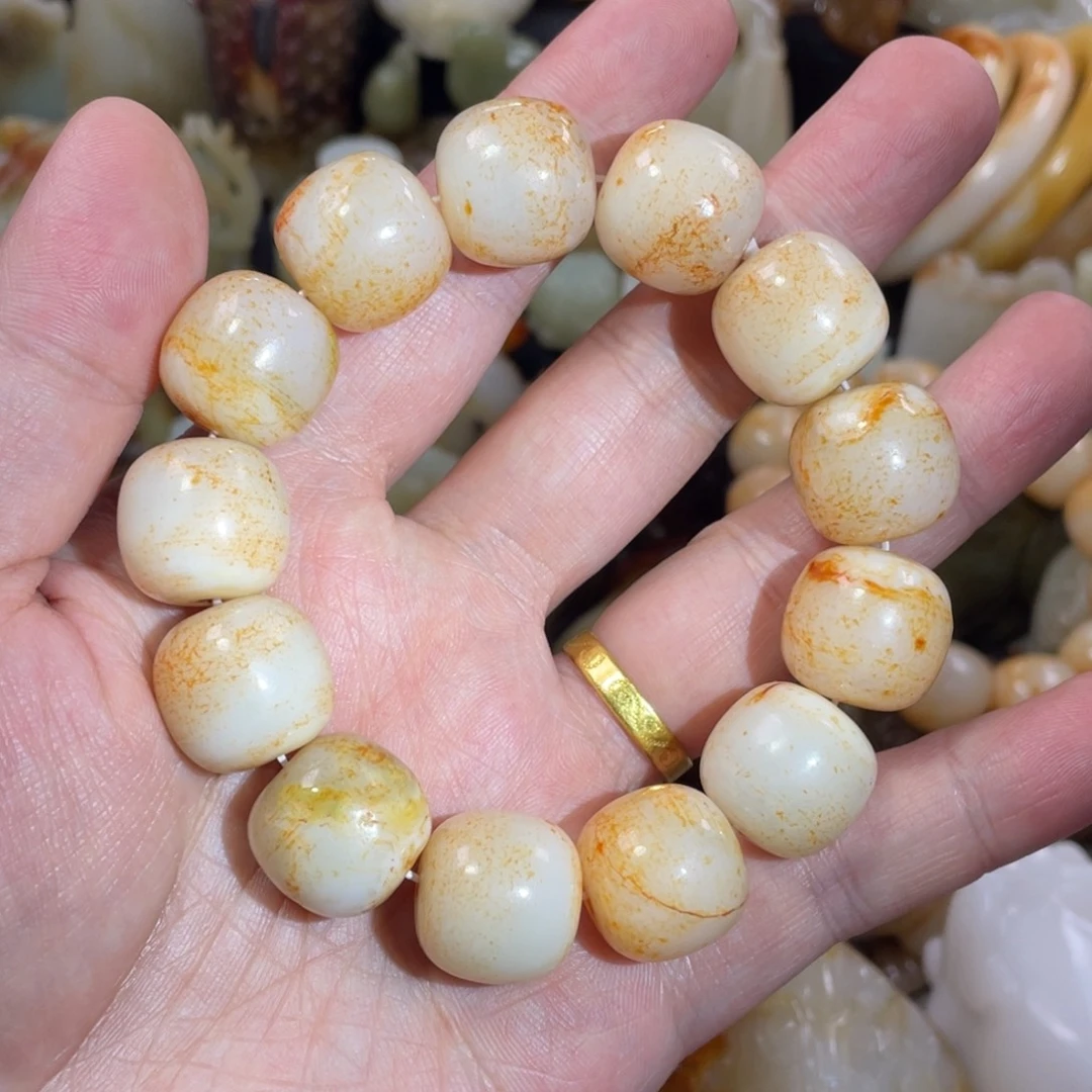 和田玉未镶嵌把件