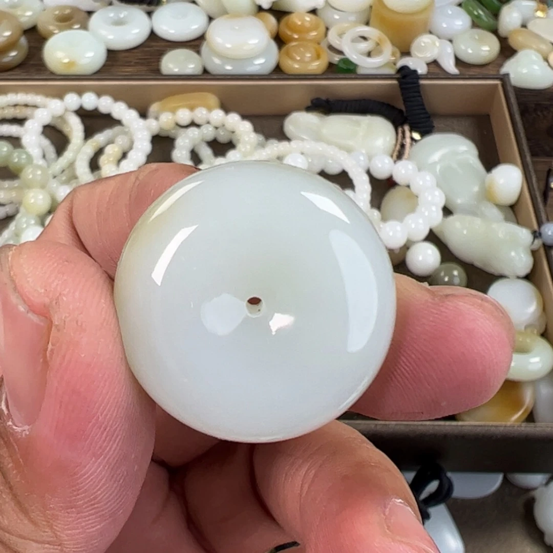 【闪购商品】和田玉颈饰未镶嵌阿**