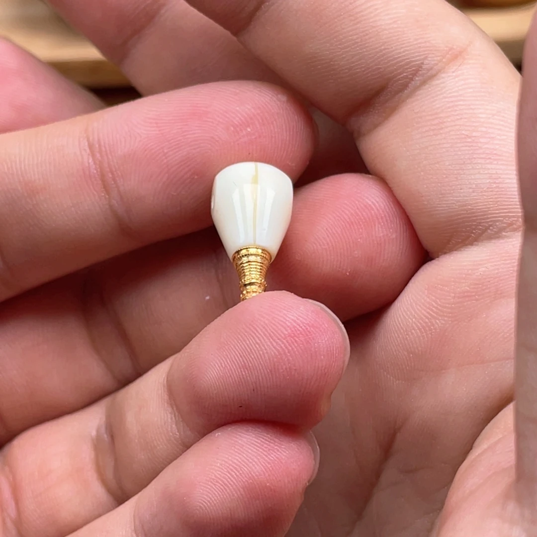 定制琥珀未镶嵌长**叔蜜蜡