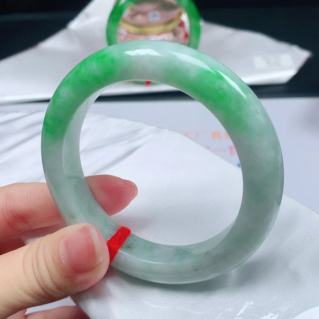 翡翠未镶嵌手镯602