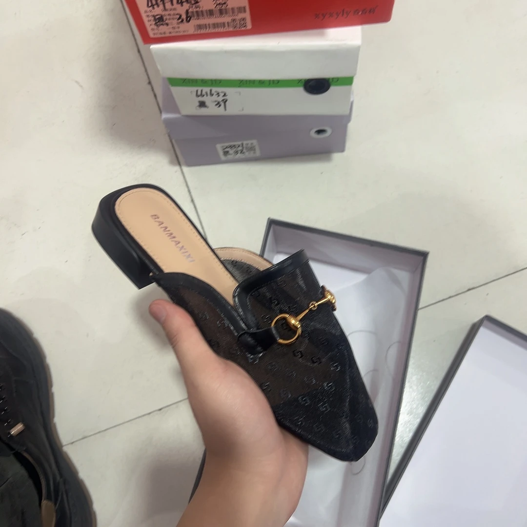 8066时尚百搭单鞋
