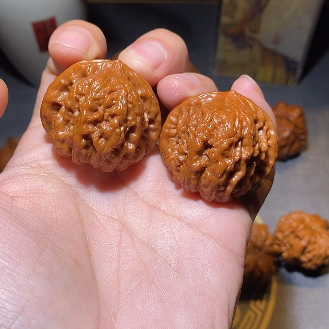 花***.文玩核桃把件全品无修延庆老树三角白狮子