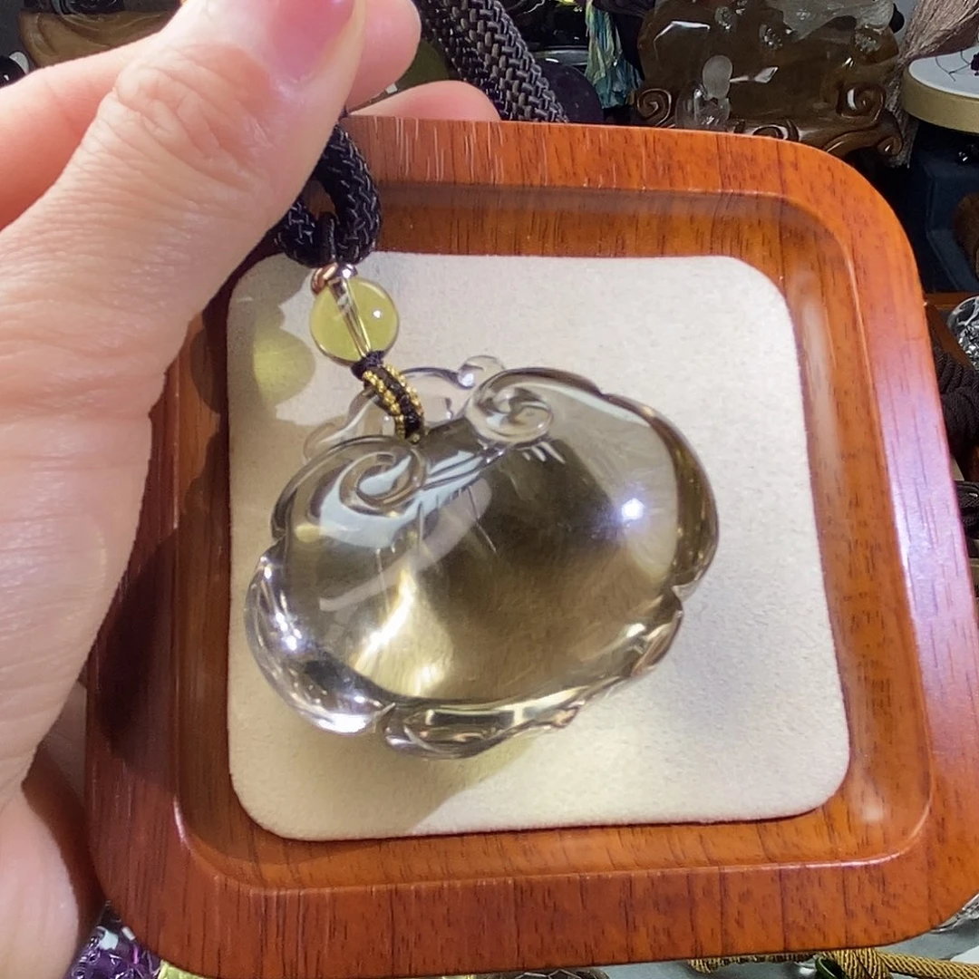 水晶套链未镶嵌绿***草水晶手把件