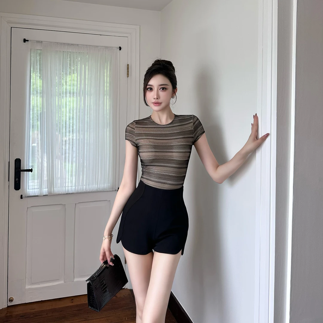 SX善喜圆领修身性感微透蕾丝连裆上衣女气质显瘦百搭短袖连体衣