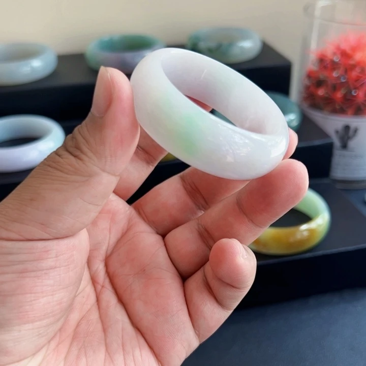 翡翠手镯未镶嵌圈口50-51