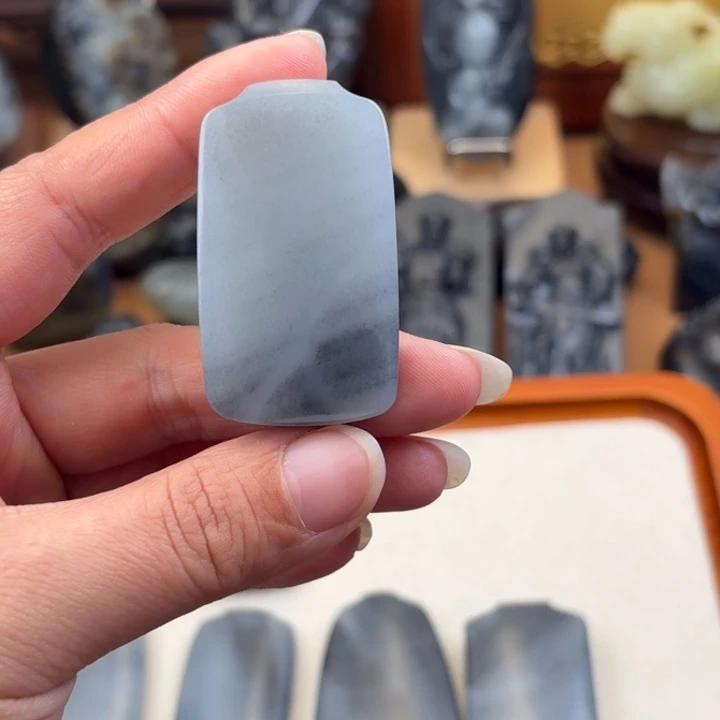 ～***i和田玉未镶嵌颈饰