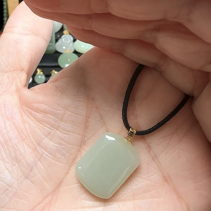和田玉18K金镶嵌吊坠(不含链)