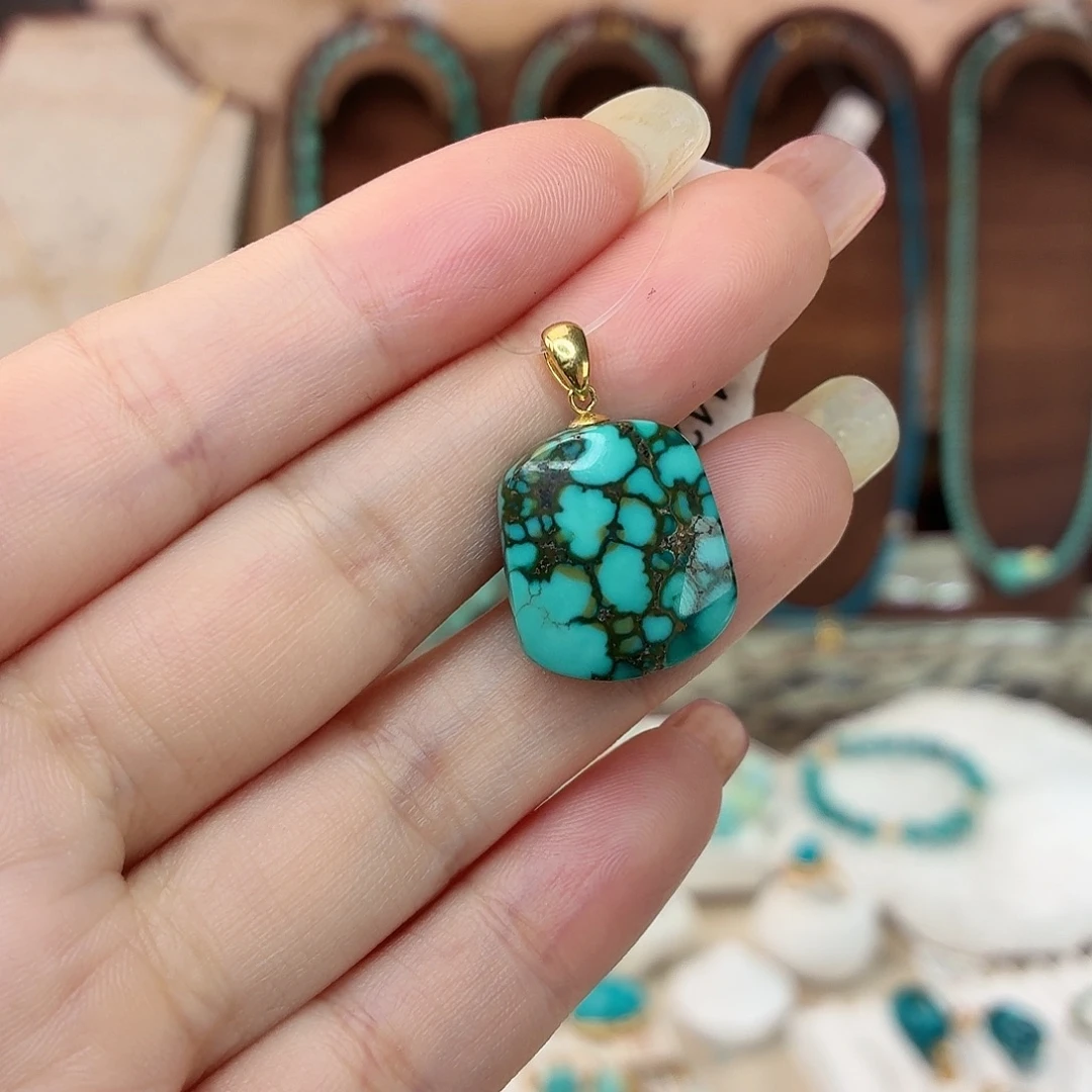 绿松石18K金镶嵌吊坠(赠链)