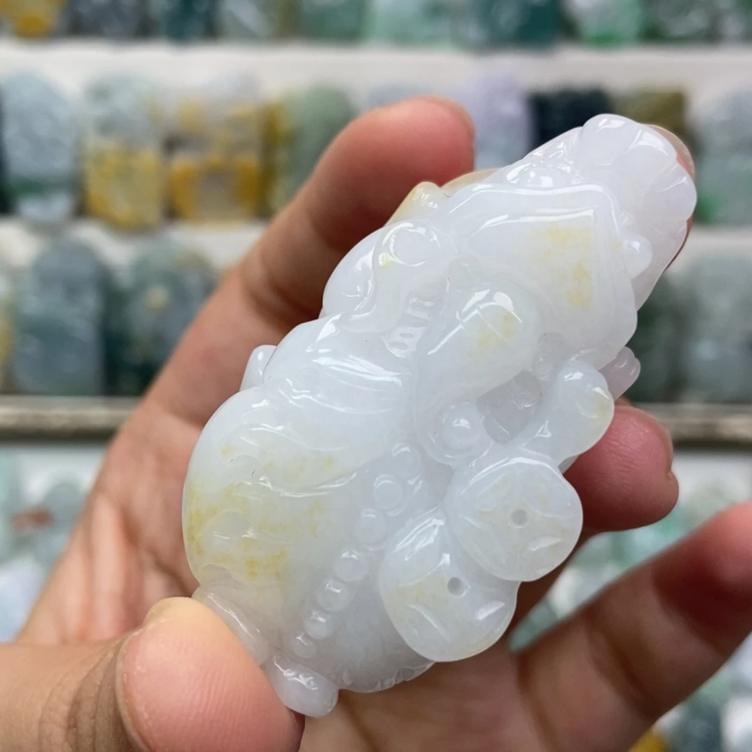 翡翠未镶嵌吊坠(赠链)