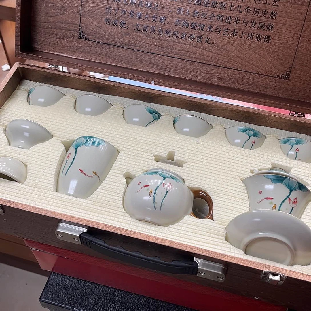 孤品茶具套装等。