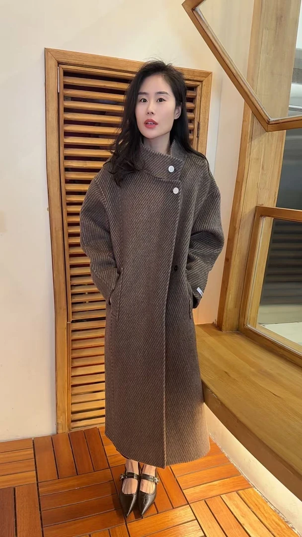 Miss Huo 水波纹长款大衣 A 咖色 9823