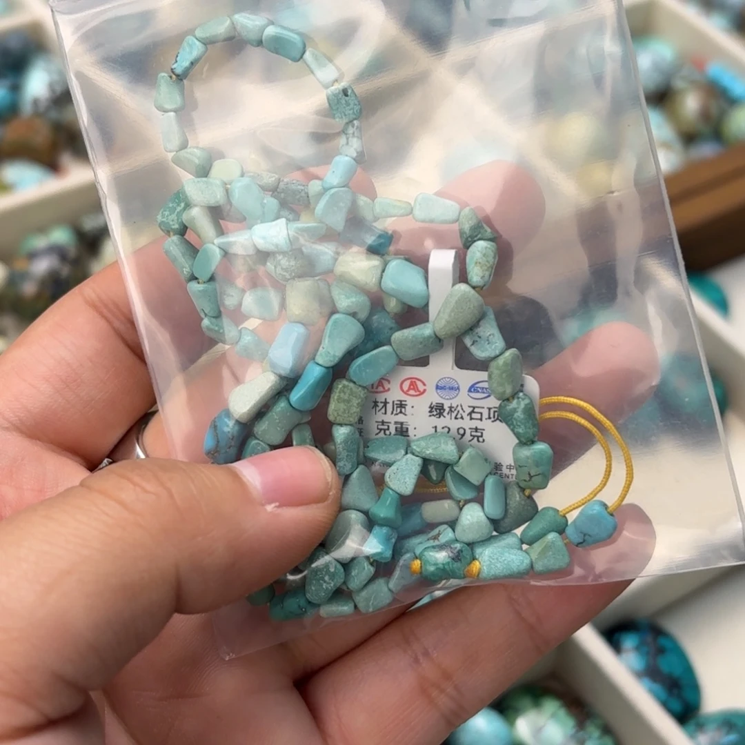 绿松石未镶嵌珠宝奇石