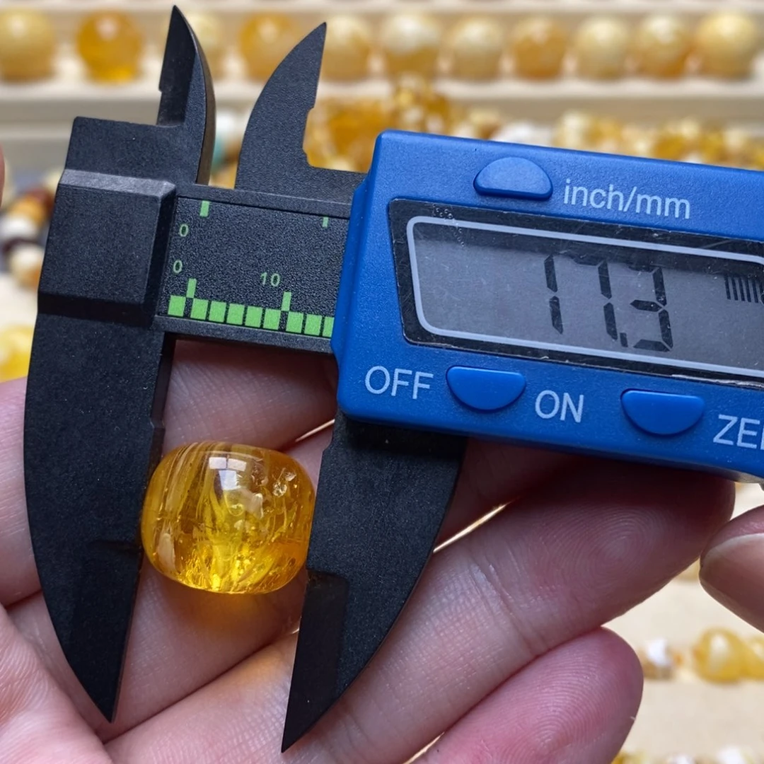 未镶嵌琥珀珠宝奇石