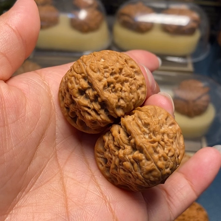 【闪购商品】文玩核桃把件精品和尚头