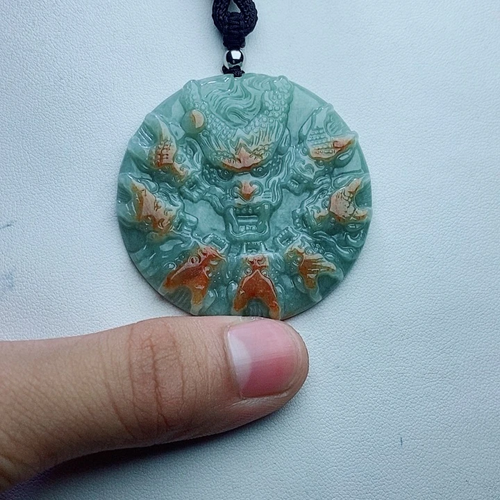 翡翠未镶嵌颈饰特色件