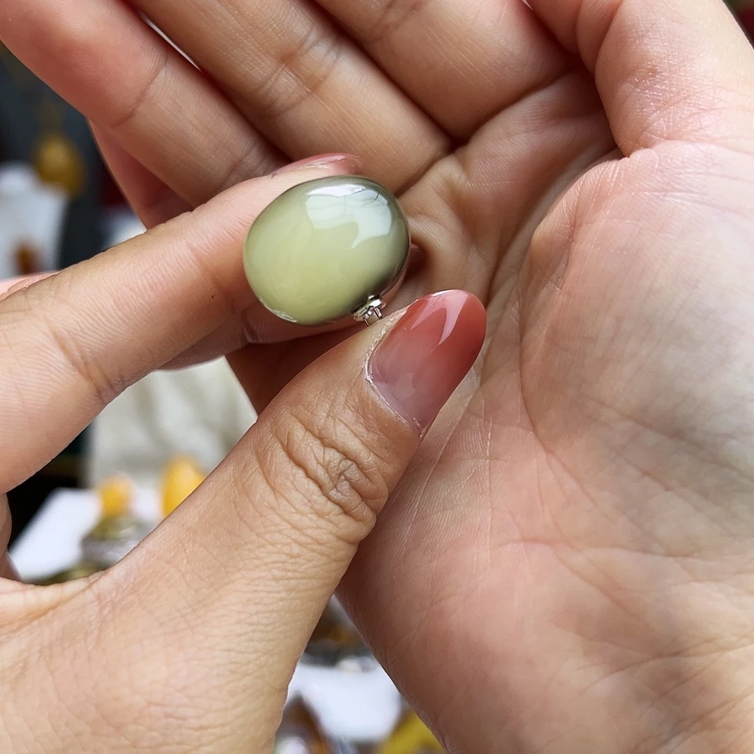 琥珀手镯未镶嵌戒指