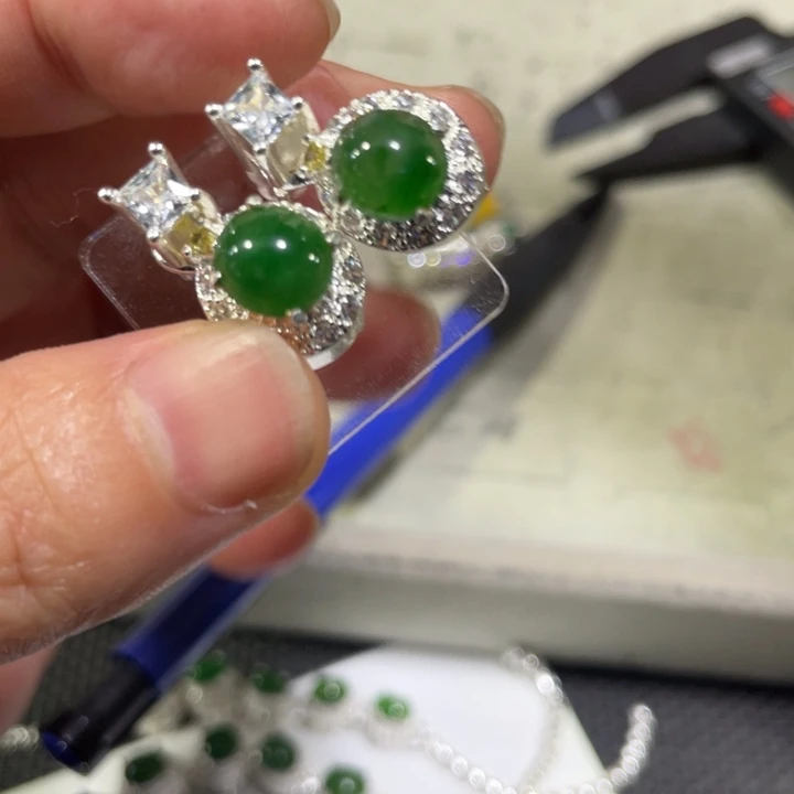 翡翠未镶嵌戒指缅甸天然翡翠