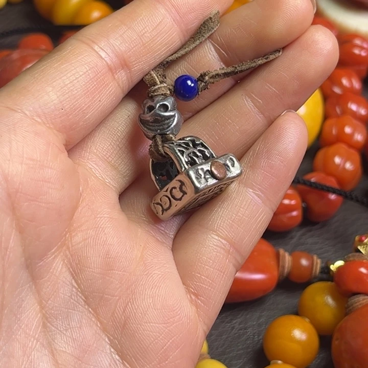 颈饰琉璃M****Y琉璃…………..