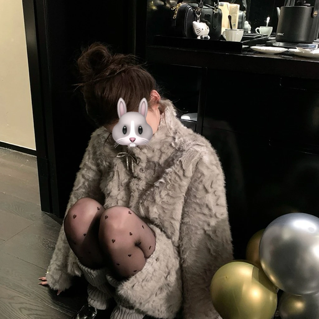 2024冬季新款加厚ins网红韩版白色外套加绒女时尚简约托卡上衣