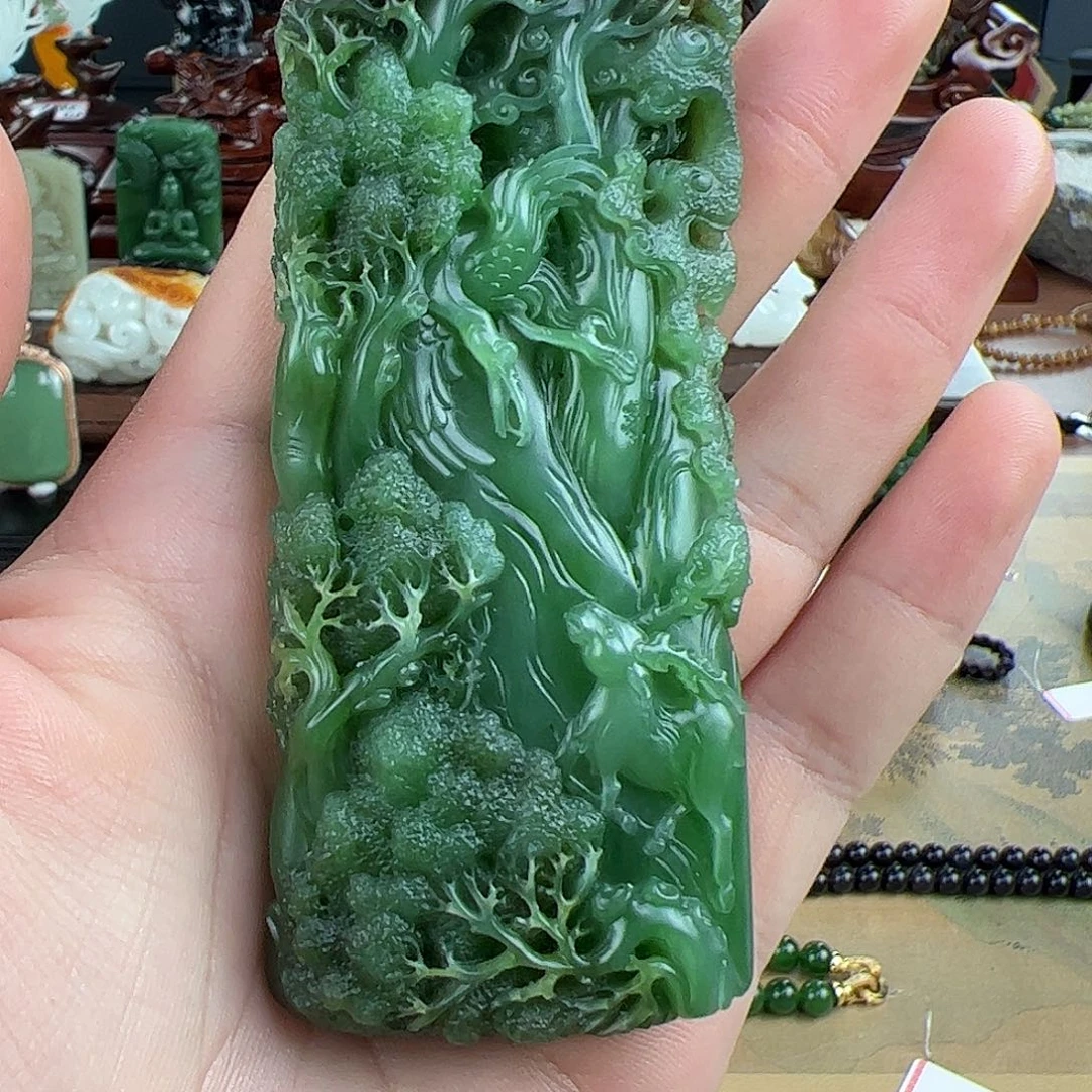 龙***天和田玉未镶嵌挂件