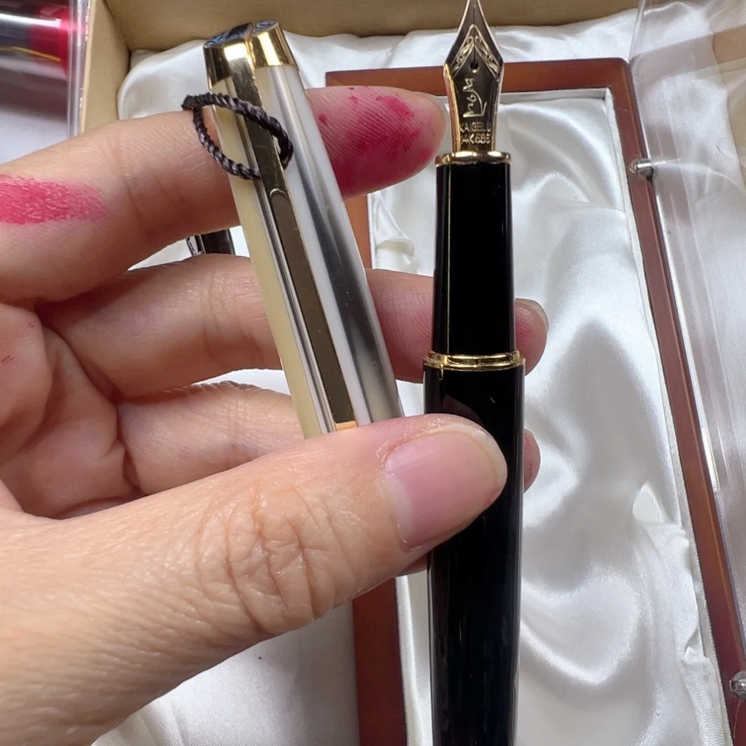 便携式凯格露袋鼠14k金笔笔杆有凹陷瑕疵处理带盒子外盒有点破