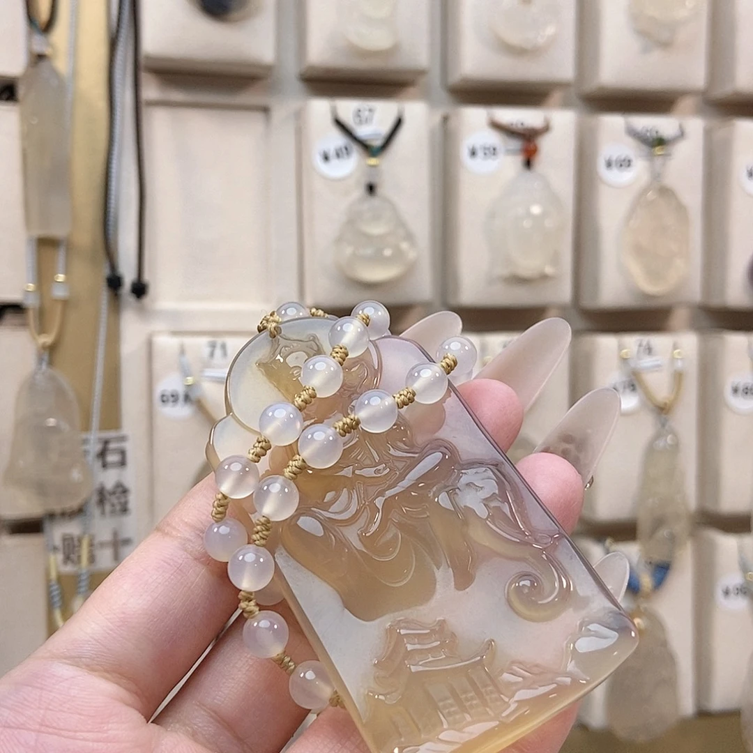 A***.玛瑙/玉髓未镶嵌颈饰