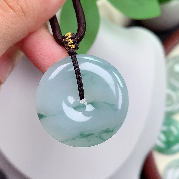 翡翠未镶嵌颈饰平安扣31.8x6.0mm
