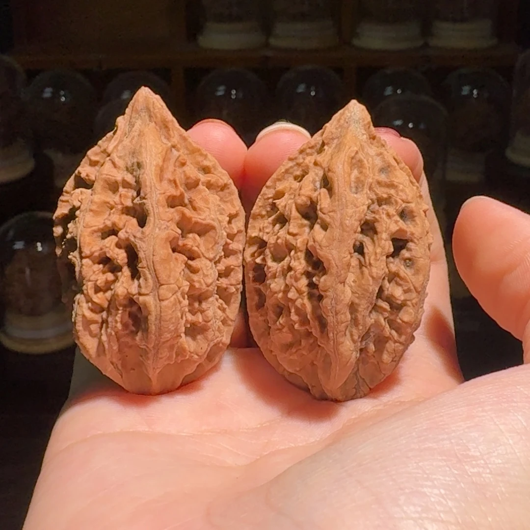 文玩核桃吊坠蚂蚁山