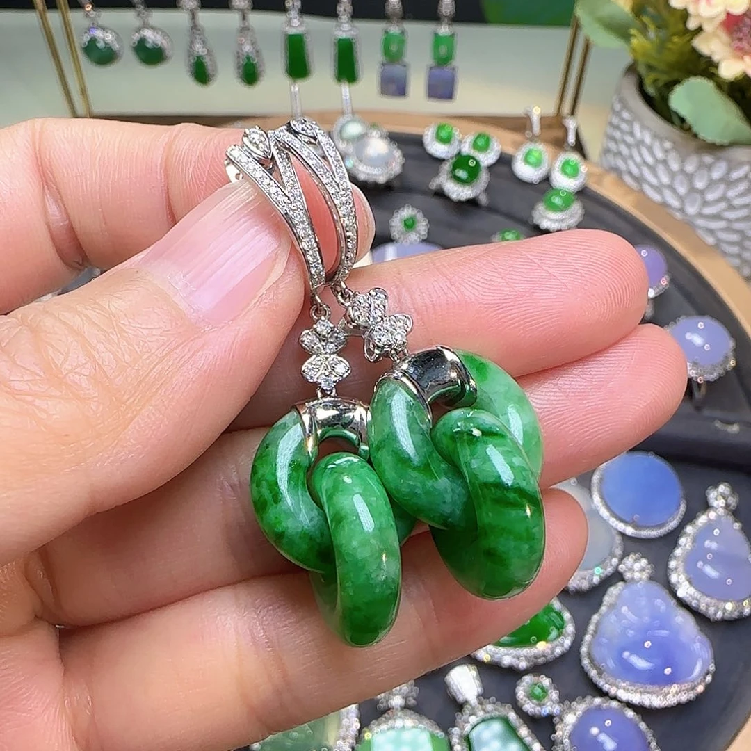 翡翠耳饰18K金镶嵌翡翠耳饰18K金镶嵌