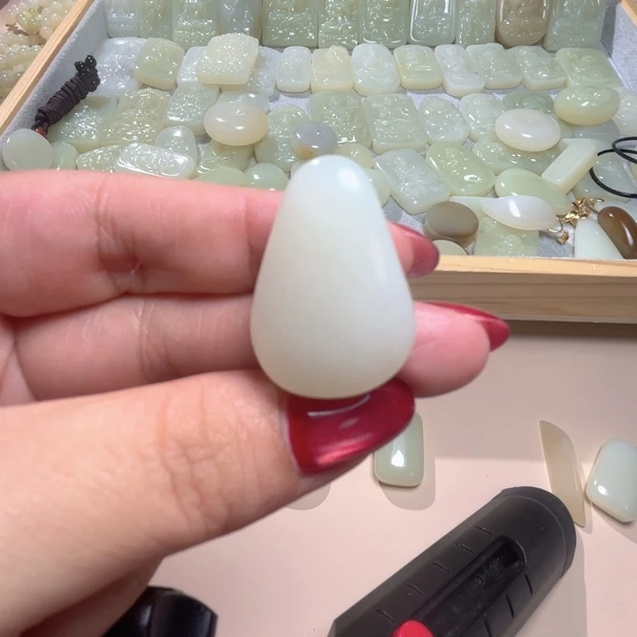 未镶嵌和田玉（糖玉）珠宝半成品
