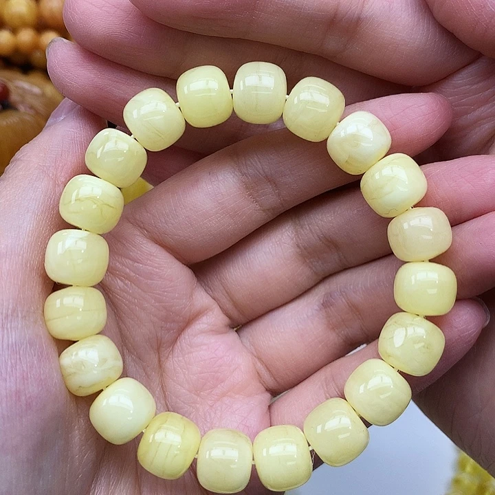 蜜蜡未镶嵌珠宝奇石