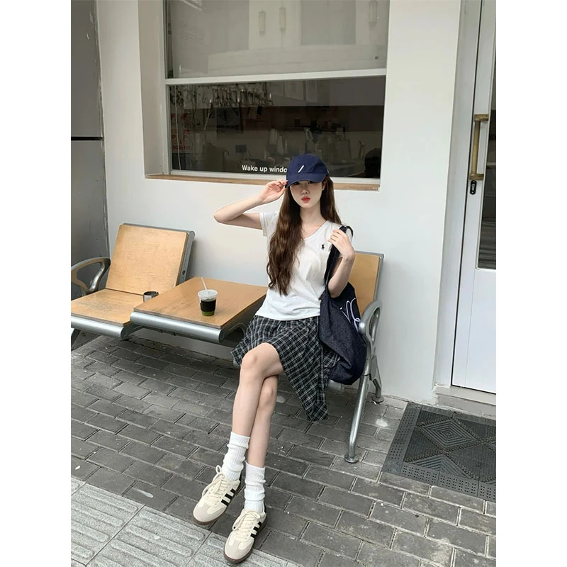 甜酷风休闲穿搭夏季高级感V领宽松百搭短袖T恤高腰不规则半身裙女