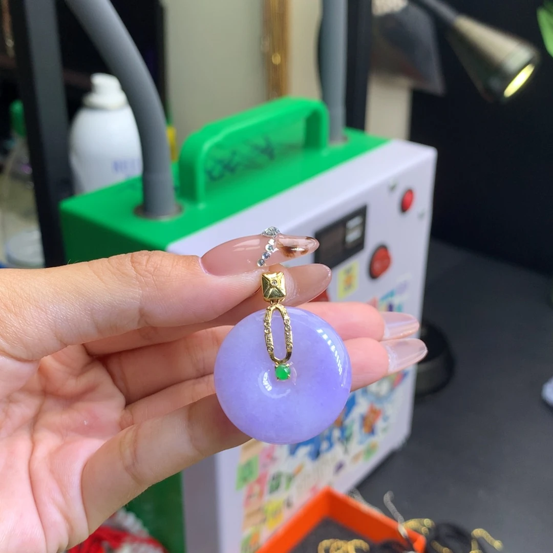 翡翠18K金镶嵌颈饰