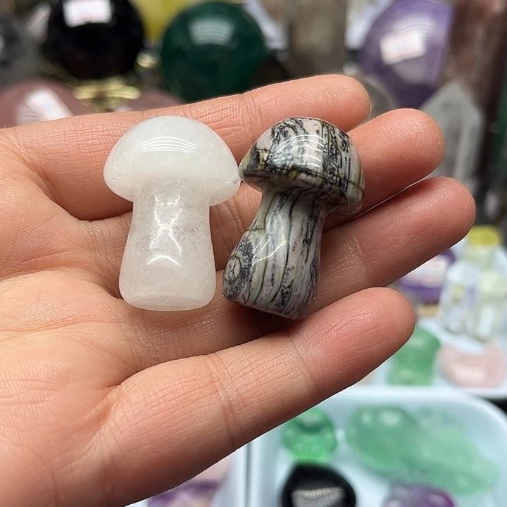 水晶珠宝半成品未镶嵌51克蘑菇