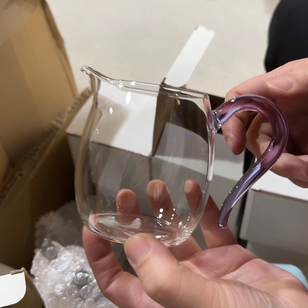 807号高硼硅紫色把手公道杯