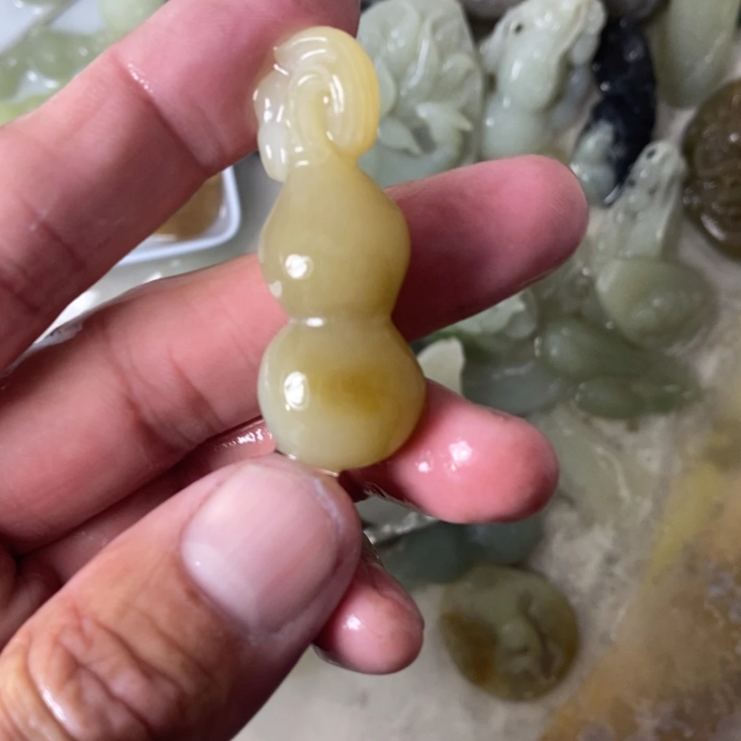 羊***羊和田玉未镶嵌吊坠(不含链)