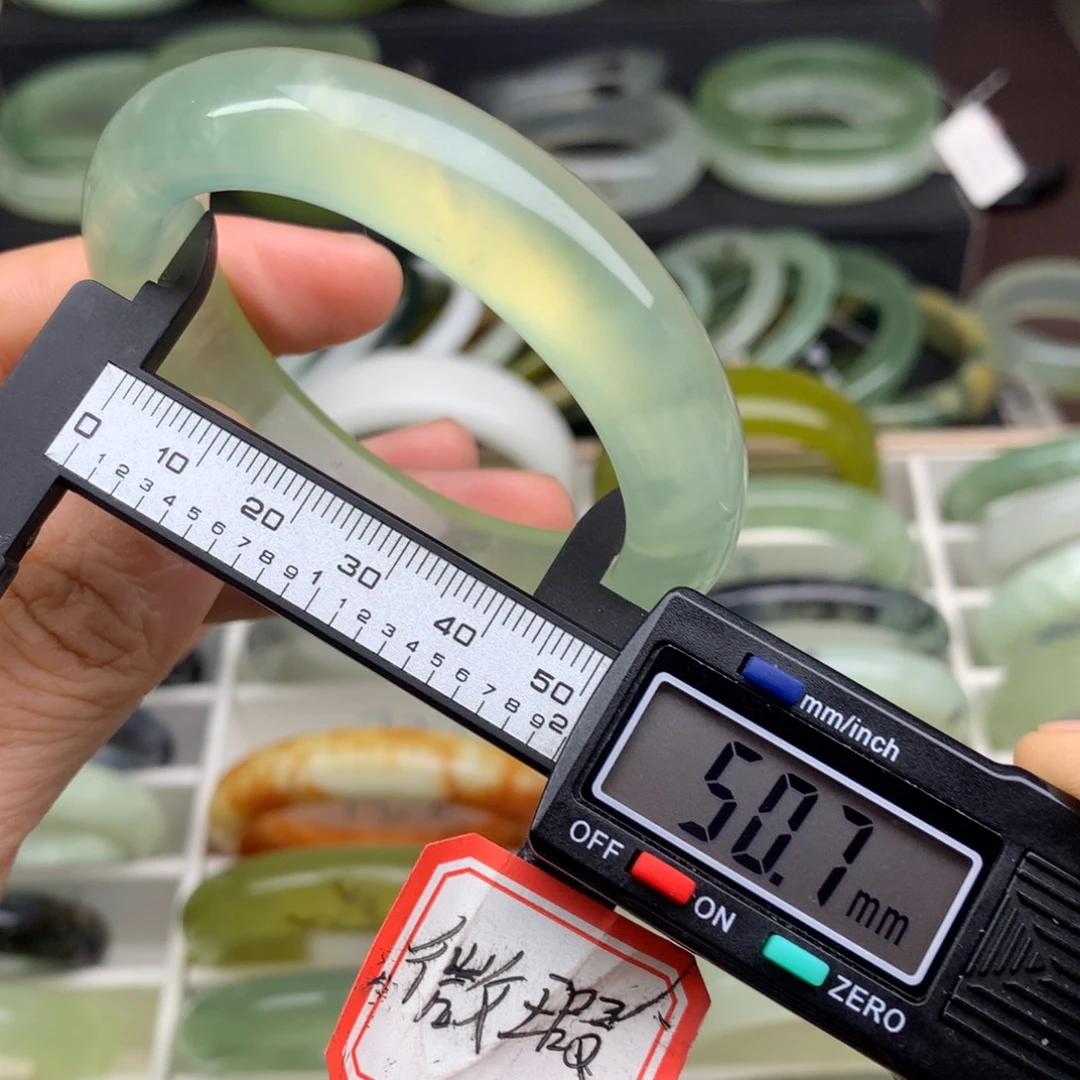 蛇纹石玉未镶嵌手镯737