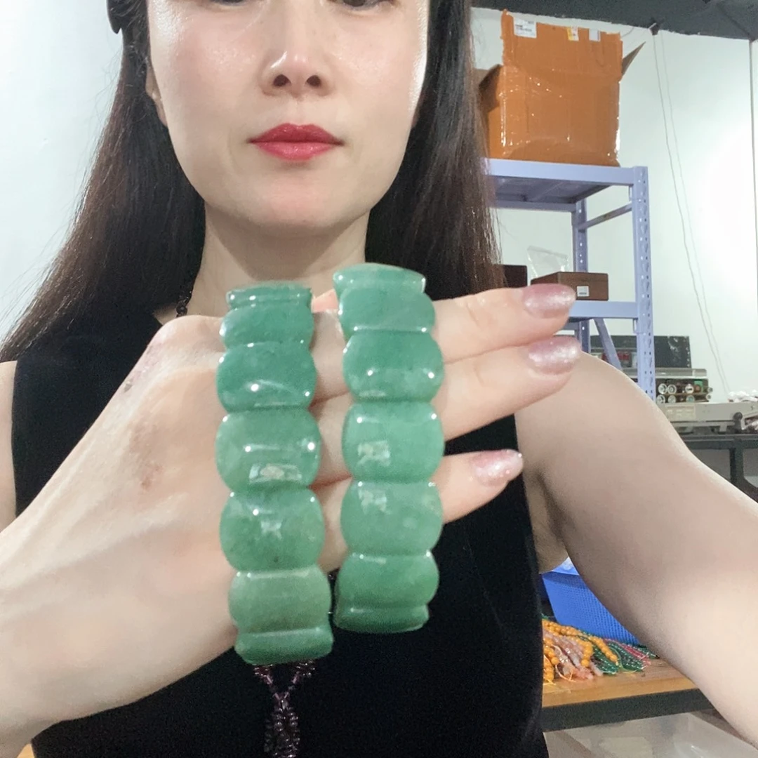 石英质玉（佘太翠）未镶嵌珠宝奇石