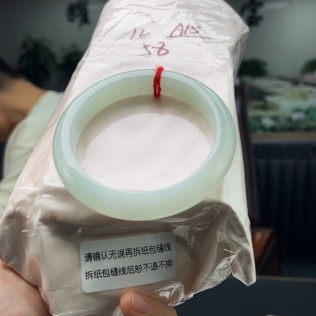 翡翠未镶嵌手镯颜色多样性发拍一发一