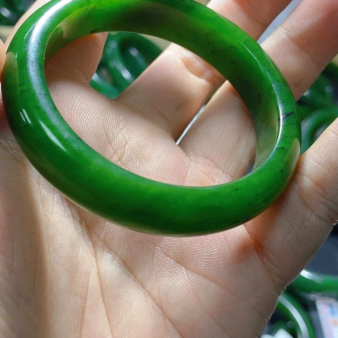 晓***0和田玉（碧玉）未镶嵌手链