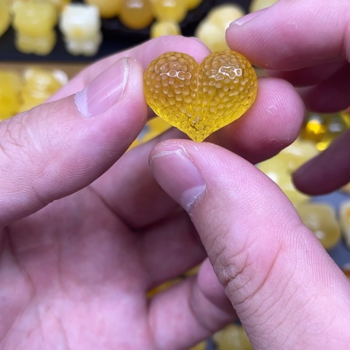琥珀未镶嵌珠宝奇石
