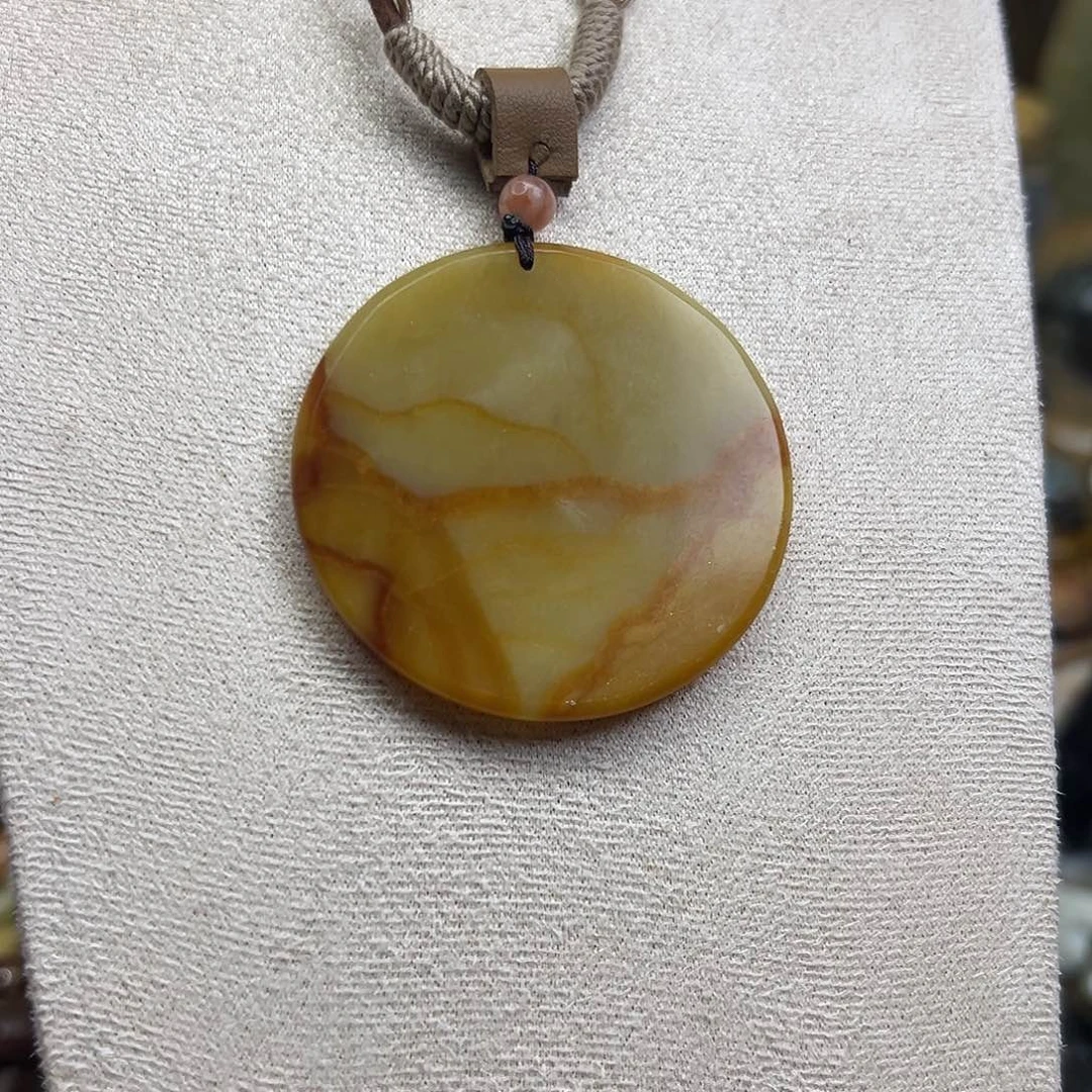 岫玉未镶嵌颈饰花玉牌牌