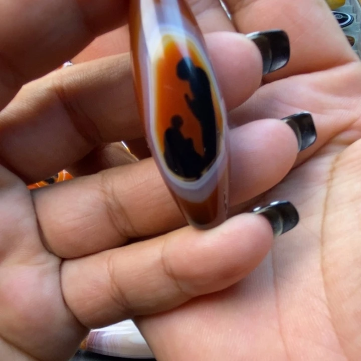 玛瑙/玉髓未镶嵌天然缠丝玛瑙
