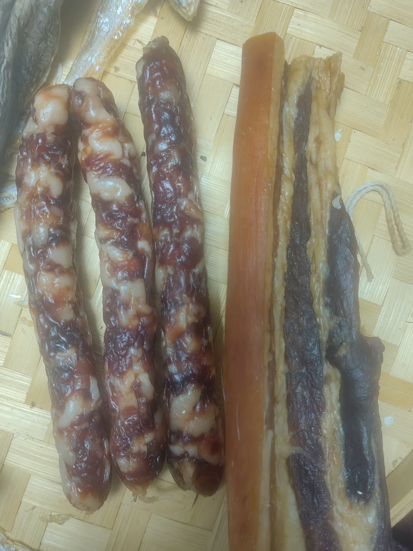 农家自晒土猪腊肠拼腊肉