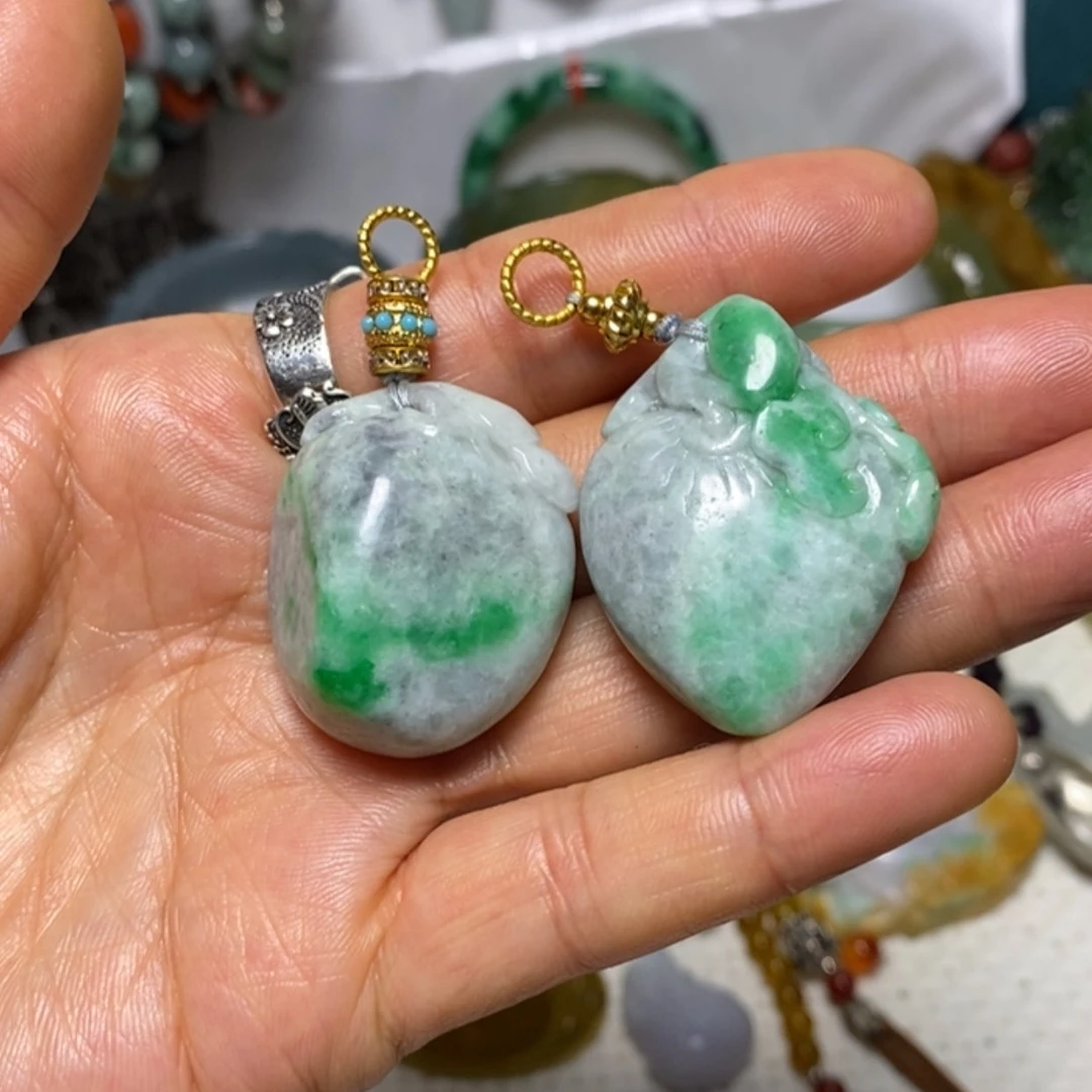 【闪购商品】翡翠吊坠(赠链)未镶嵌美**荐