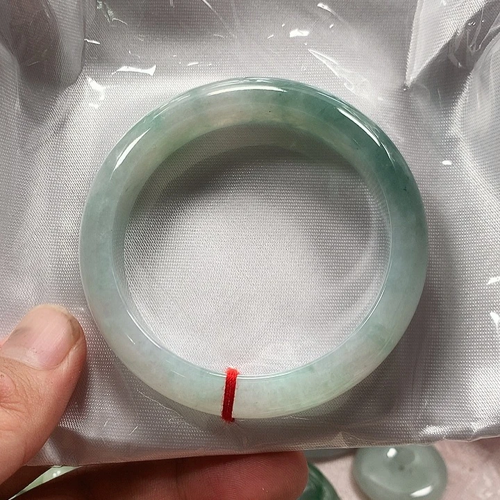翡翠未镶嵌手镯缅甸翡翠手镯圈口56