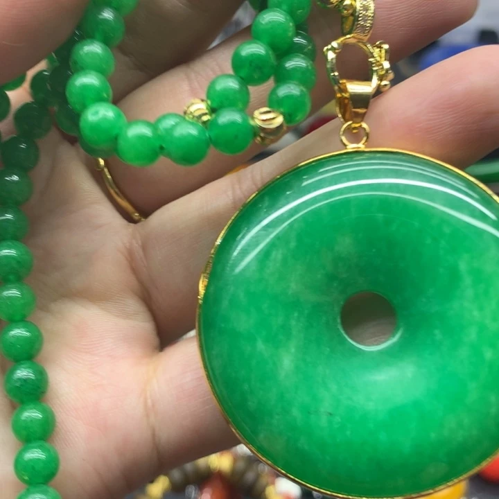 翡翠未镶嵌颈饰吊坠