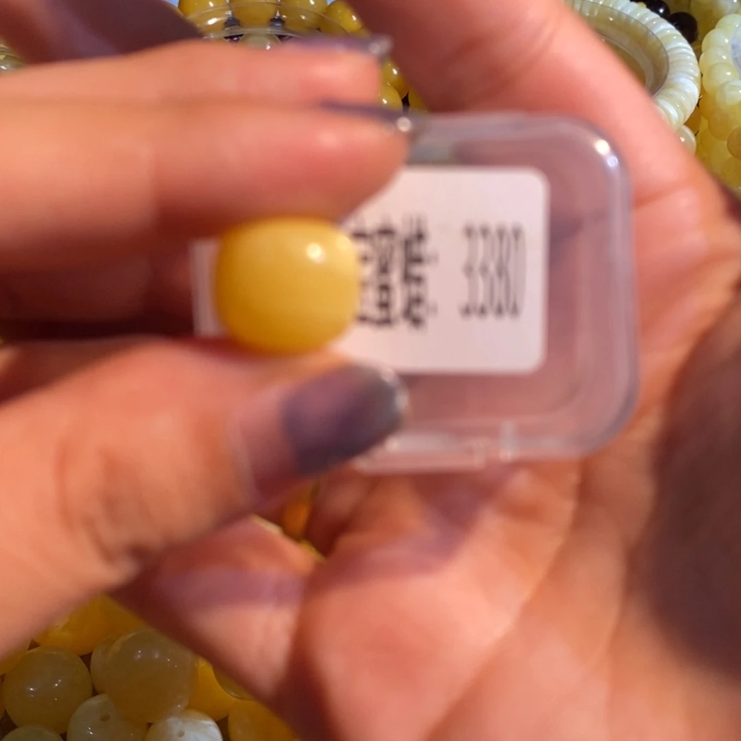 琥珀未镶嵌珠宝奇石3380