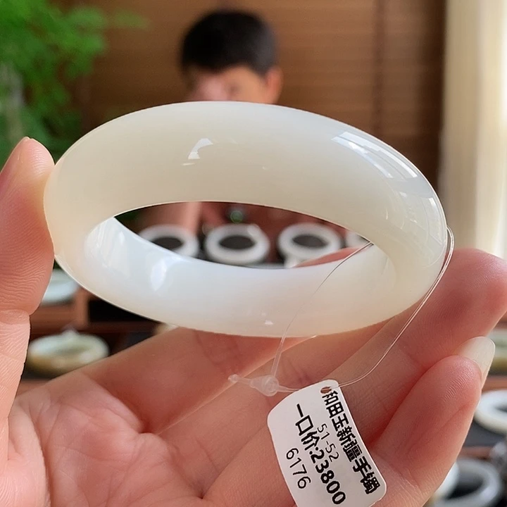未镶嵌手镯和田玉6176